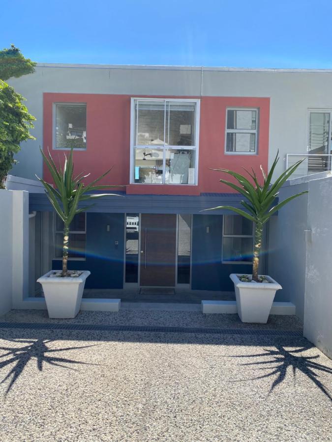 SPLASH Boutique Guesthouse Le Cap Extérieur photo
